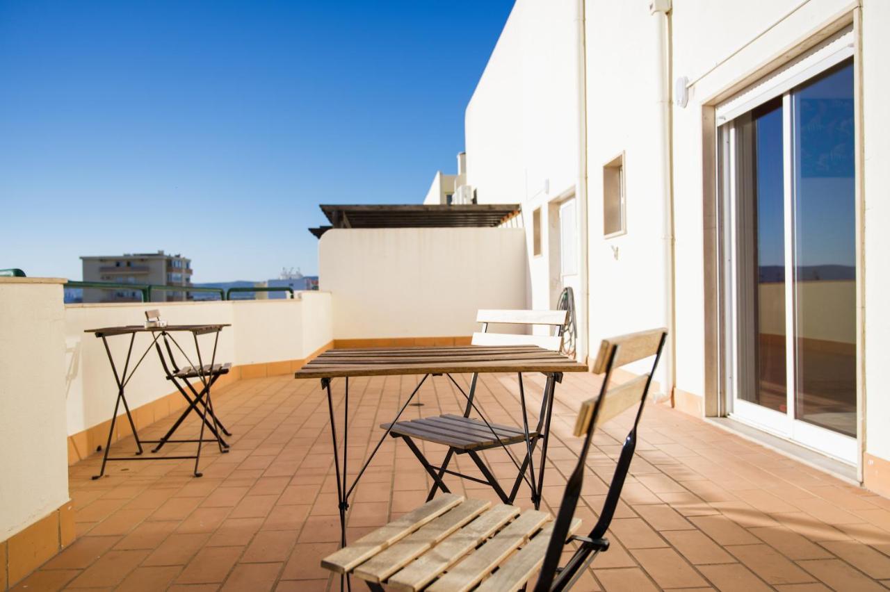 Wakeup Triplex House Hostel Faro Bagian luar foto