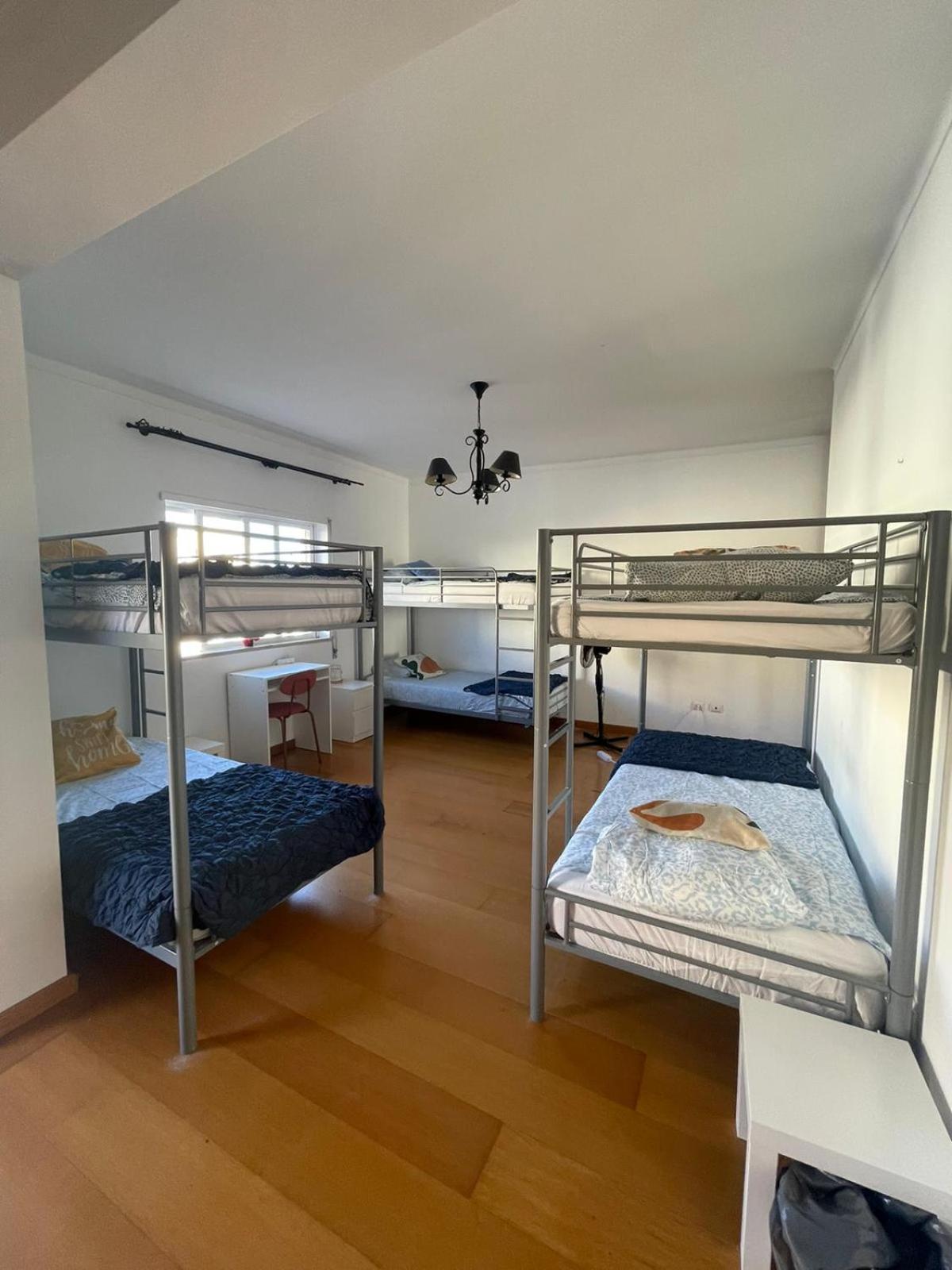 Wakeup Triplex House Hostel Faro Bagian luar foto